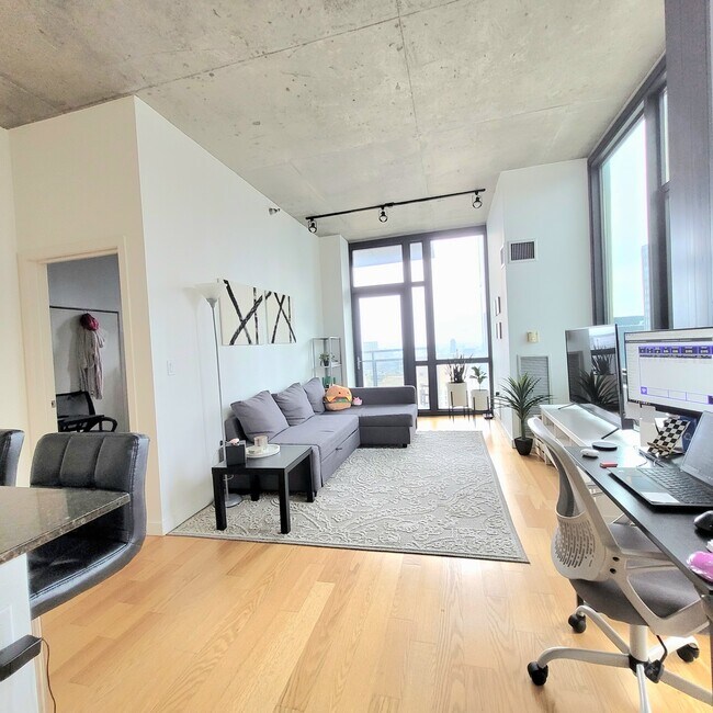 Building Photo - 235 W Van Buren St
