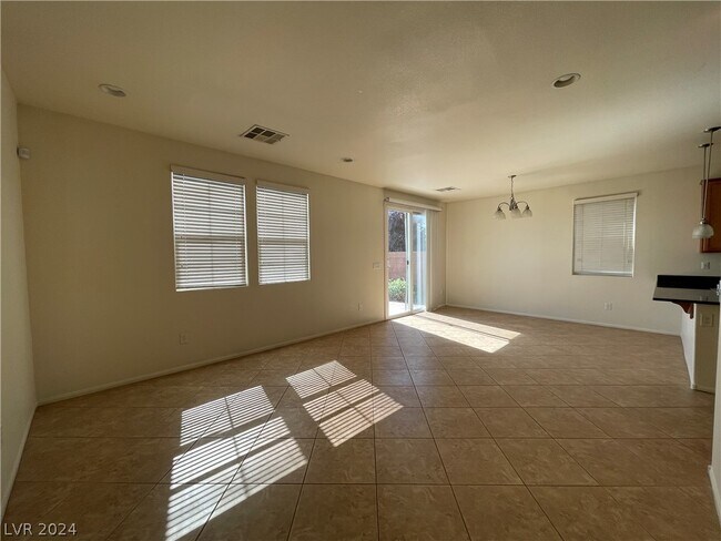 Building Photo - 10632 Summerbell St