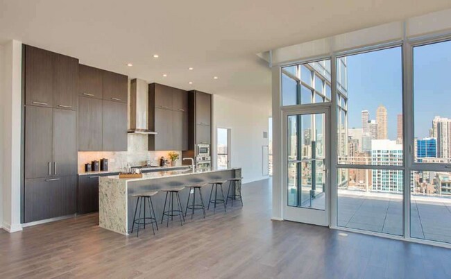 Foto del edificio - 731 N Hudson Ave