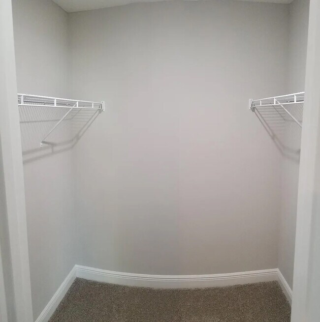 Foto del edificio - 708 w detroit blvd