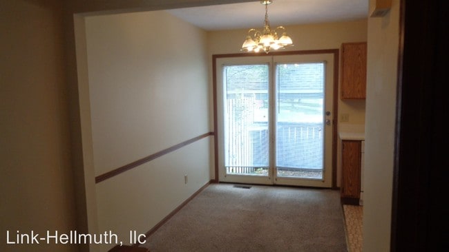 Building Photo - 1324 Villa Rd