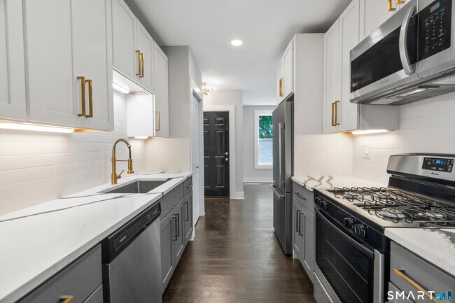 Building Photo - 492 Lombard St