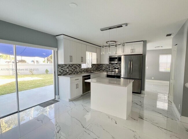 Foto del edificio - 6450 Fern St