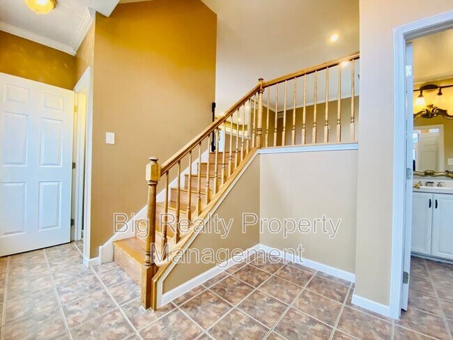 Foto del edificio - 475 Stoneglen St