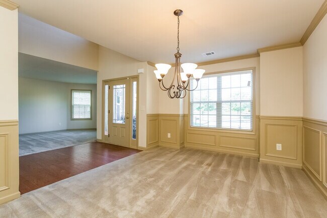 Building Photo - 3336 Montauk Hill Dr