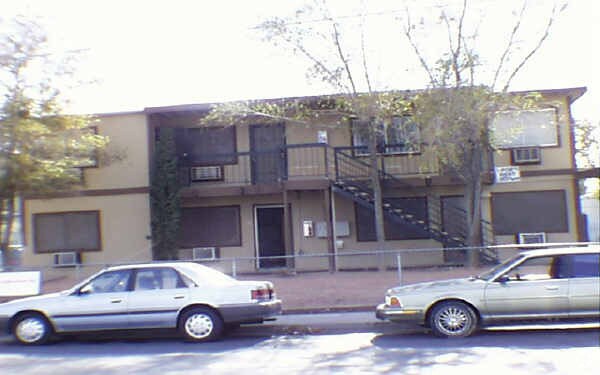 Building Photo - 3017-3021 E Carey Ave