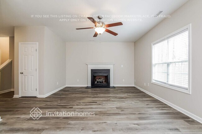 Building Photo - 3211 Hayling Dr