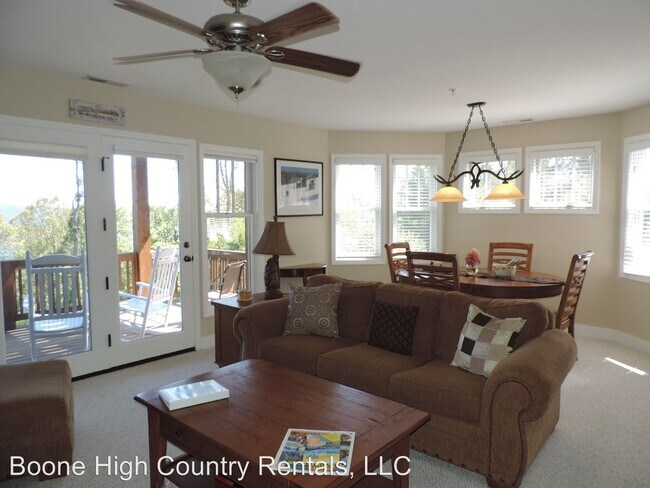 Building Photo - 351 Indian Paintbrush Dr