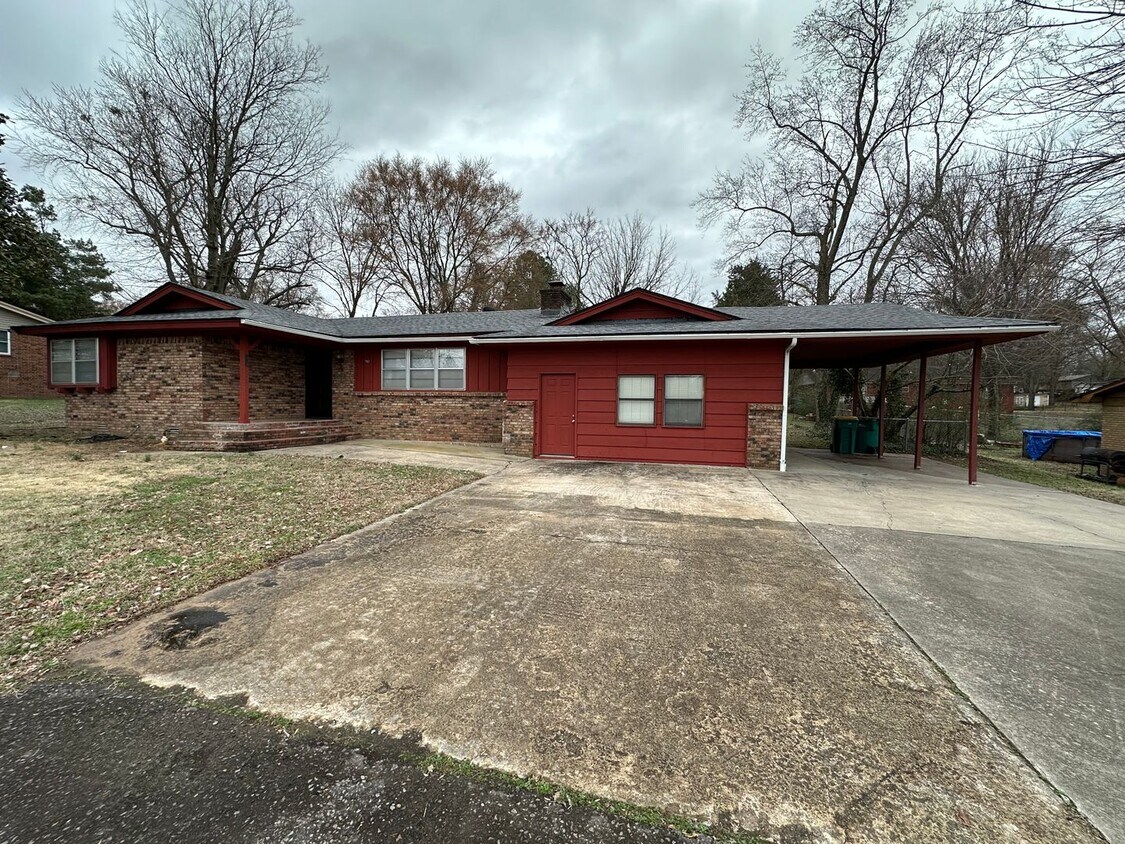 702 E Fir St, Russellville, AR 72802 House Rental in Russellville, AR