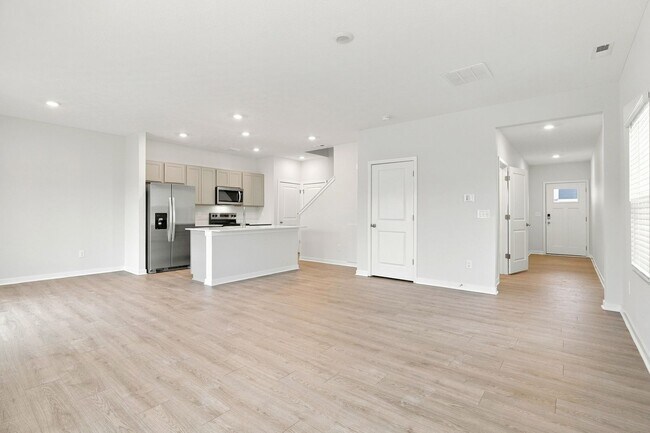Building Photo - 6305 Marinelli Dr N