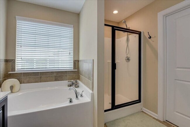 Building Photo - Energy efficient in Evans neighborhood of ...