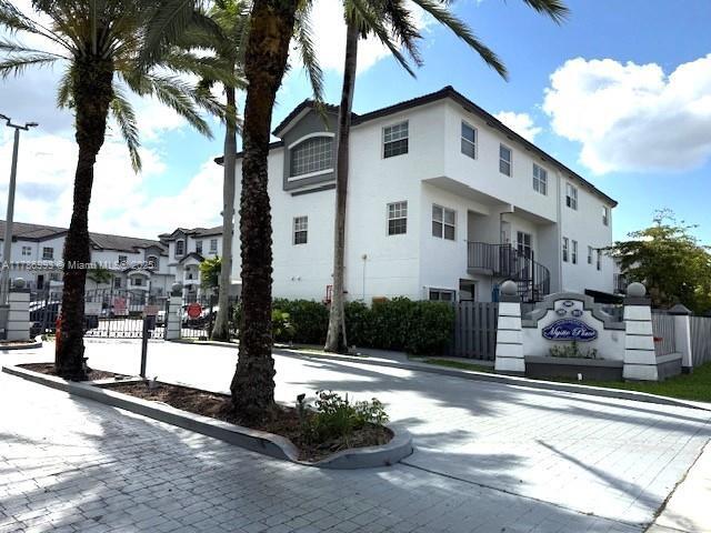 Building Photo - 955 NW 82nd Ave