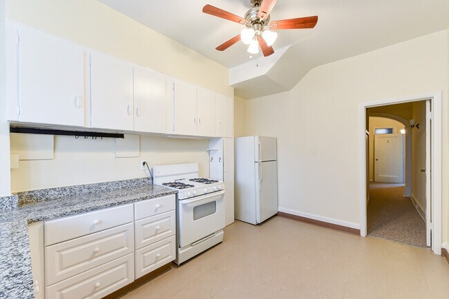 Foto del edificio - 1724 Lamont St NW