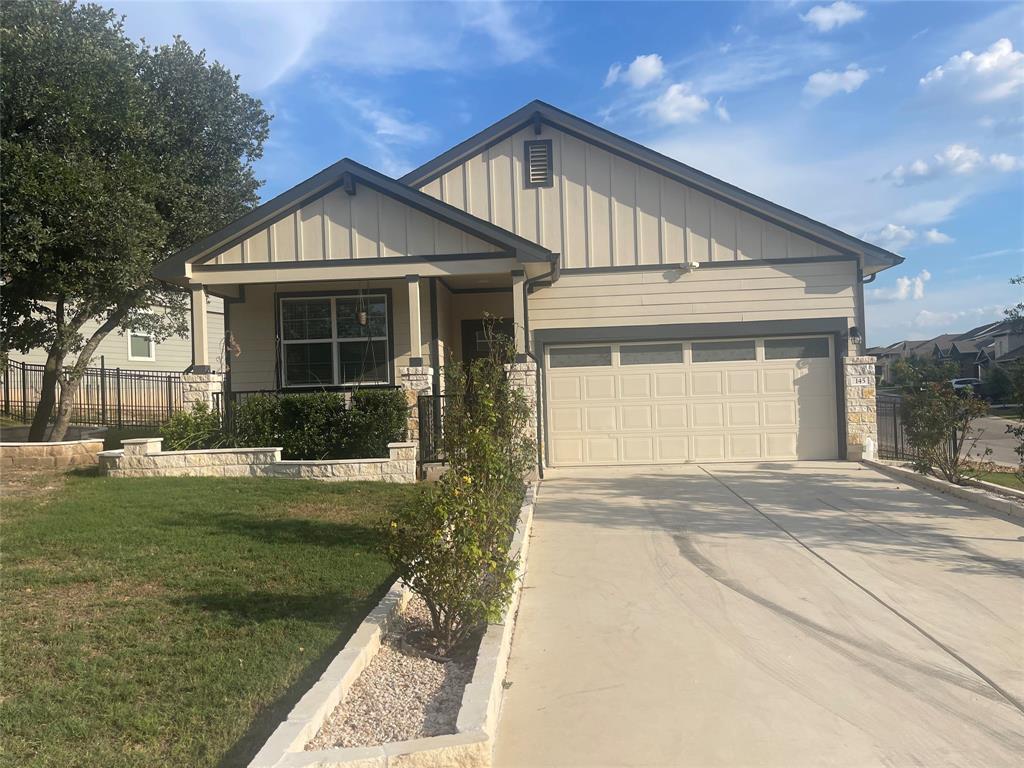 Foto principal - 145 Merrick Rd