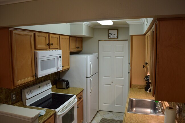 Updated Kitchen w/pantry - 8 Forest Cove