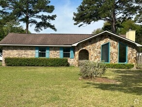 Building Photo - 1111 Chestnut Ln