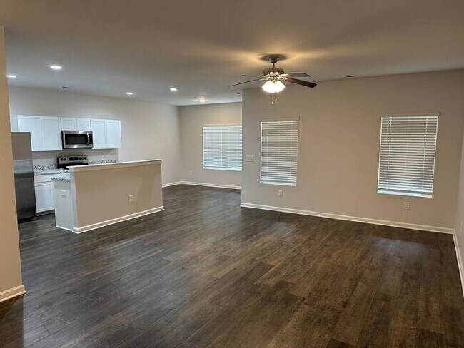 Foto del edificio - FREE Blackstone Grill — Sign by 6/30! Charming 3 Bed, 2 Bath Home in Kilpatrick Landing