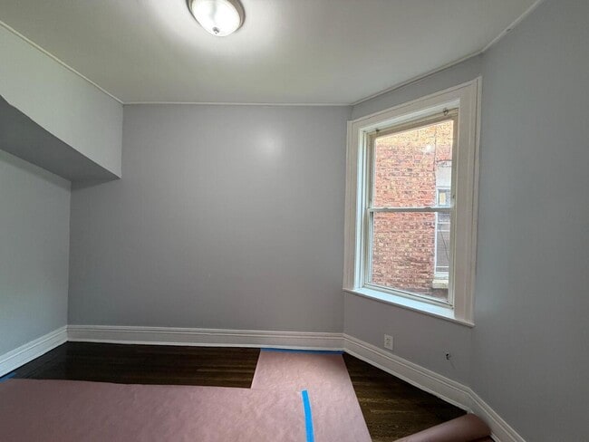 Building Photo - 5947 S Justine St