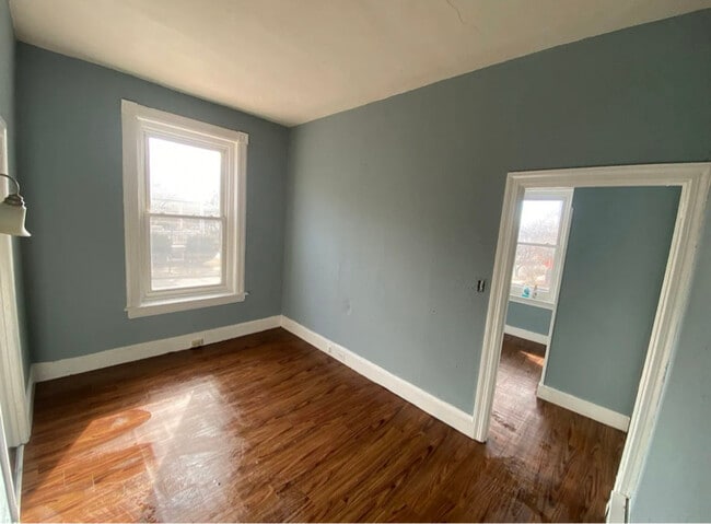 Building Photo - 237 E Wood St