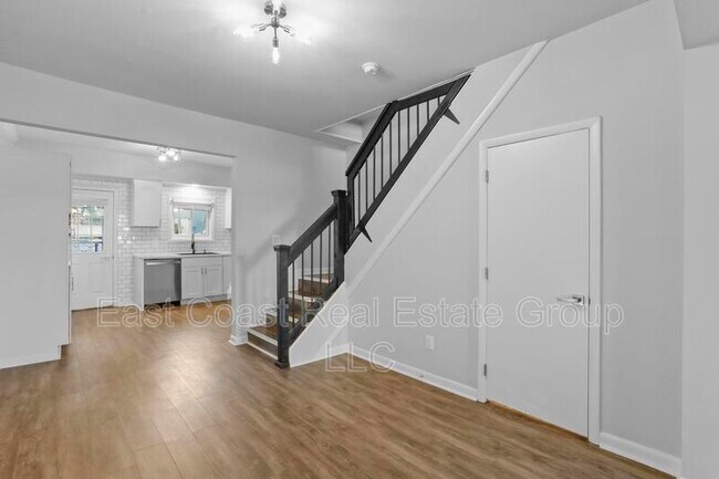 Building Photo - 133 Fairground Ave