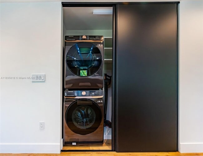 Foto del edificio - BAY VISTA PARK