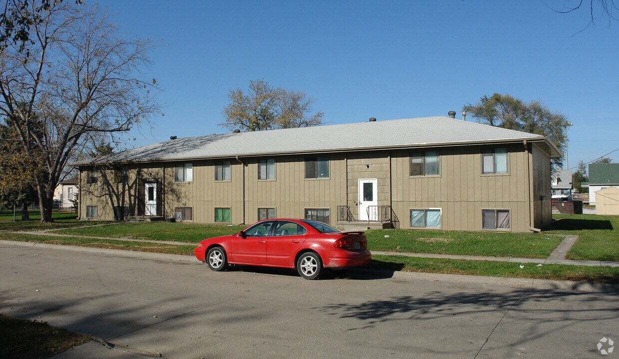 2444 3rd Ave, Council Bluffs, IA 51501 Apartments in Council Bluffs