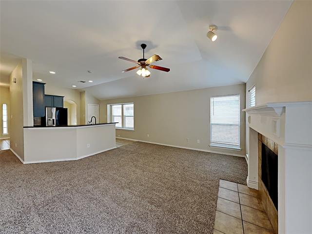 Foto del edificio - 640 Babbling Brook Dr