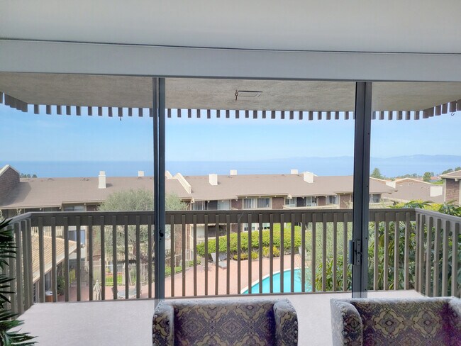 Building Photo - 6542 Ocean Crest Dr