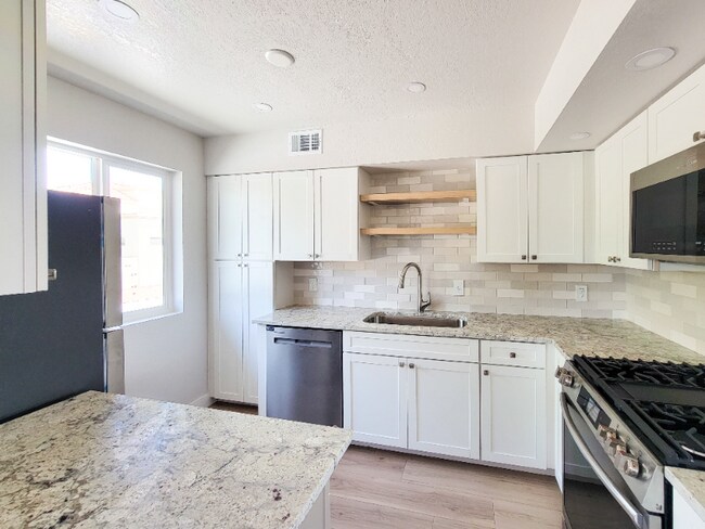 Foto del edificio - 7141 N 16th St