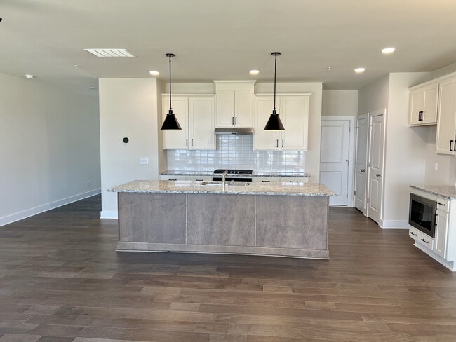 Foto del edificio - 1245 Willowcrest Way