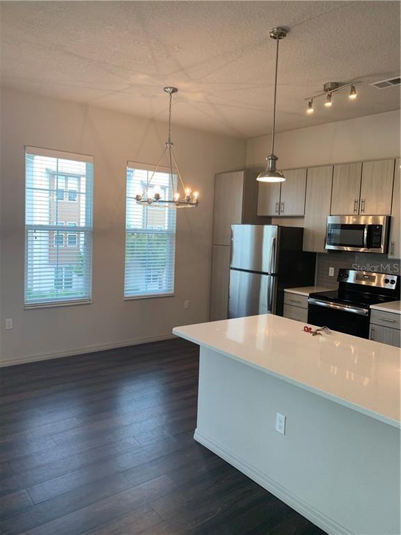 Building Photo - 14025 Shoreside Way