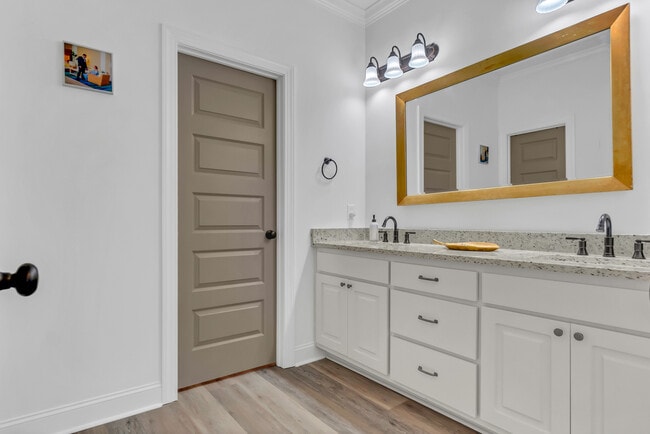 Building Photo - 111 Edinborough Dr