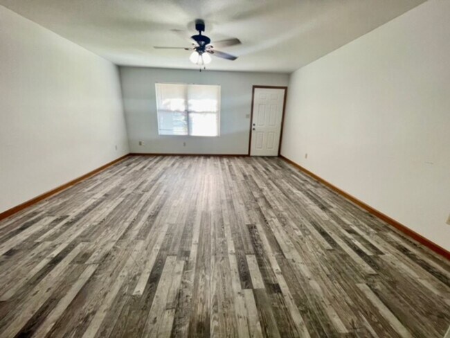 Foto del edificio - 3027 N Pickwick Ave