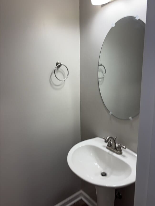 Foto del edificio - Gated Sango Townhome- Prime Location for Commutes