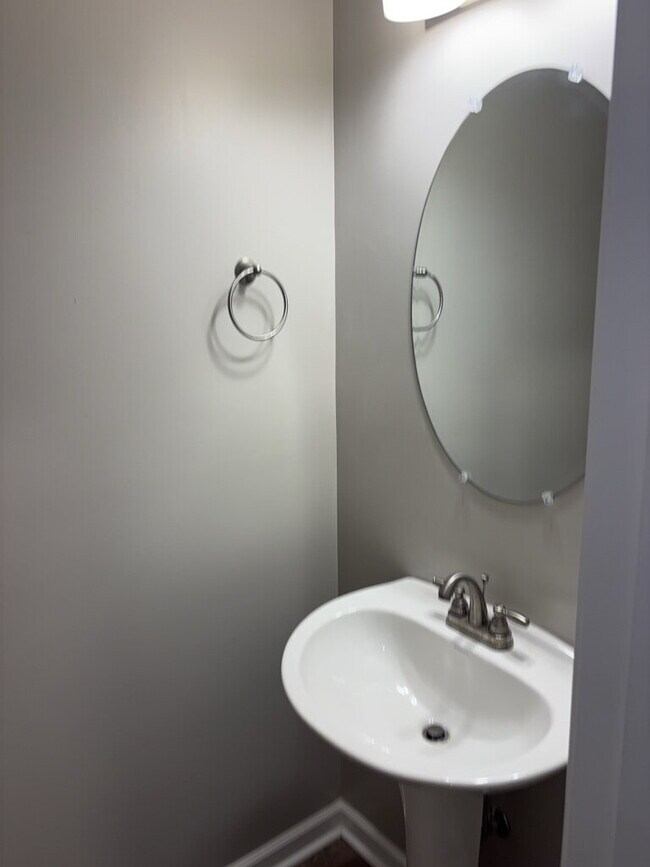 Foto del edificio - Half off First Month Rent| Sango Townhome- Prime Location for Commutes