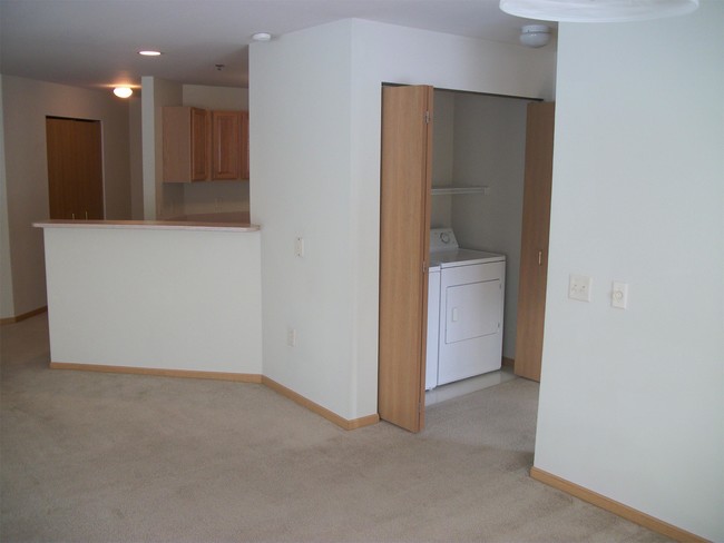 Building Photo - 200 Prairie Heights Dr