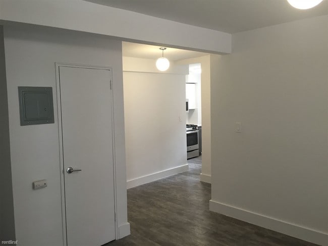 Building Photo - 4121 Denman St