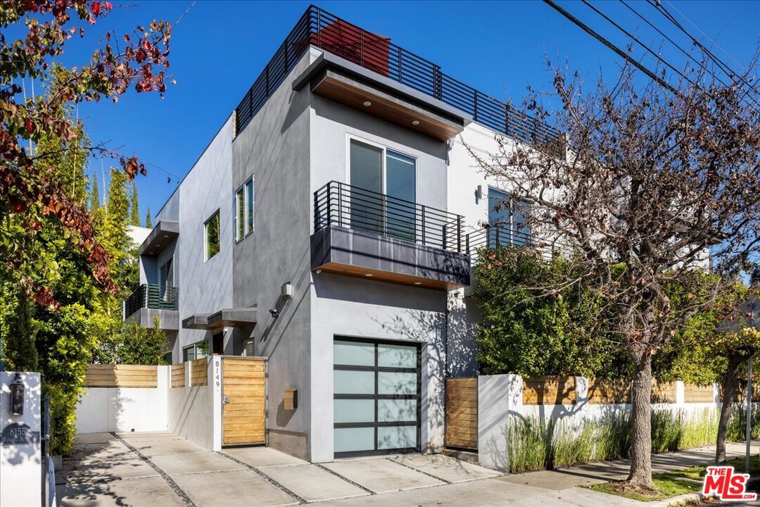 Foto principal - 8149 Waring Ave