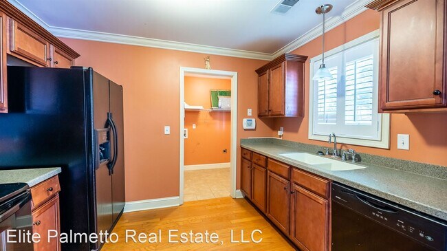 Foto del edificio - 3 br, 1.5 bath House - 102 Shirley Drive