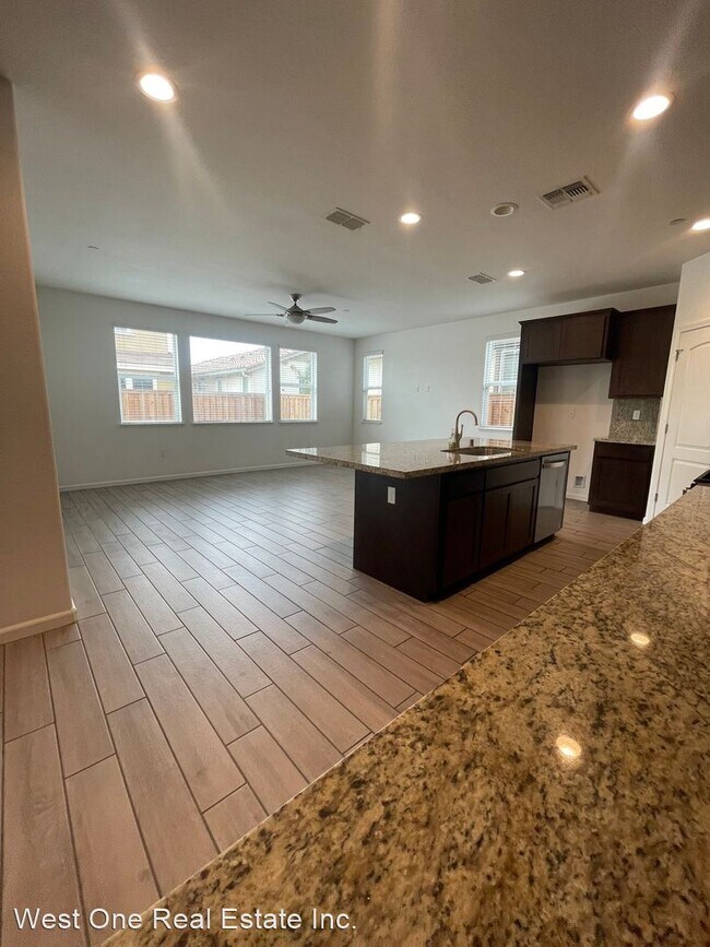 Building Photo - 5 br, 4.5 bath House - 1850 Garden Farms Ave