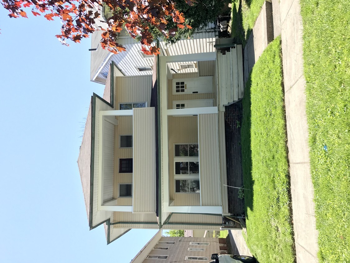 Primary Photo - 1113 Alcott St