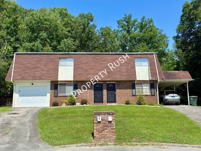 Foto del edificio - 2323 Green Forest Dr