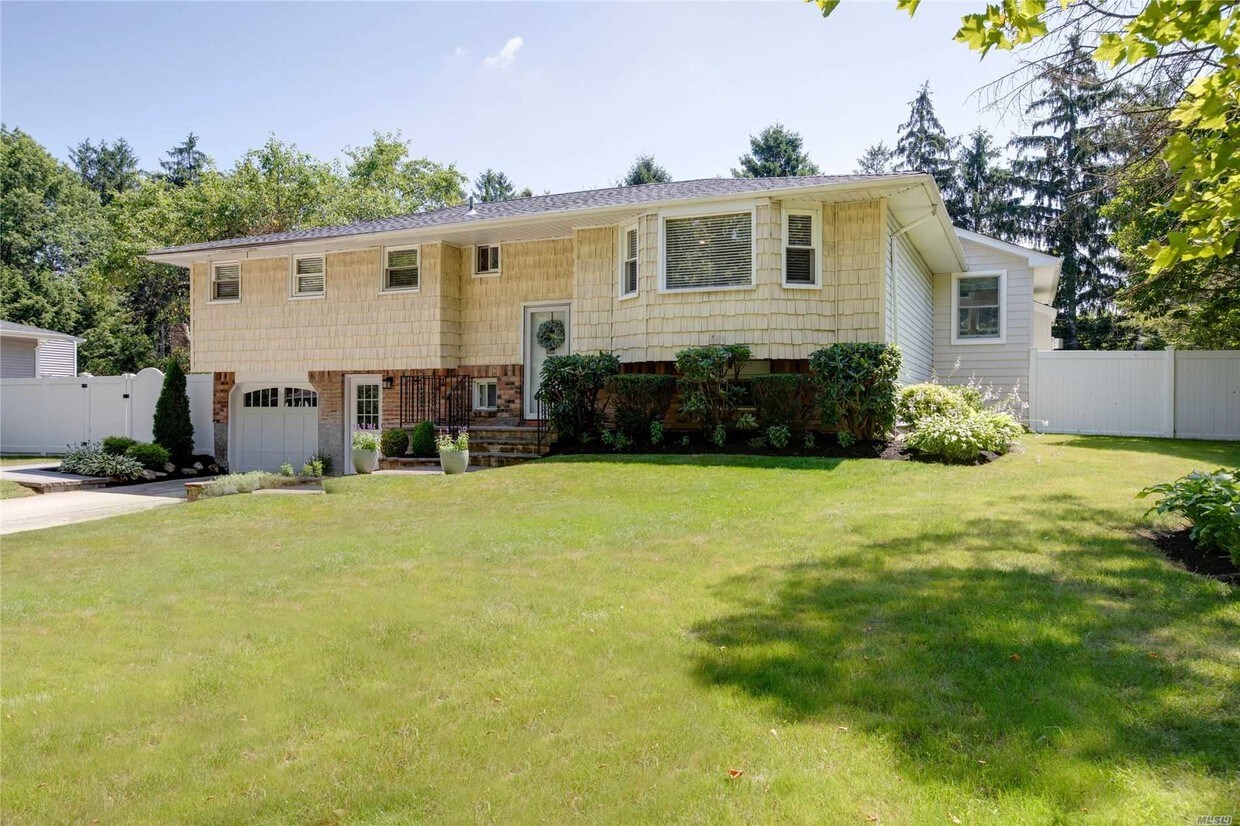 Primary Photo - 23 Butterfield Dr