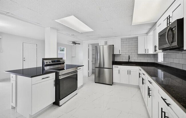 Building Photo - 5519 Gulfport Blvd S