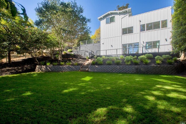Building Photo - 115 Highland Ln