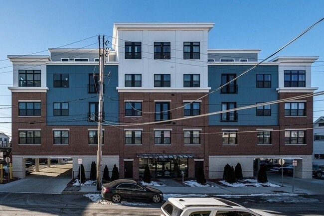 Building Photo - 16 Laurel St