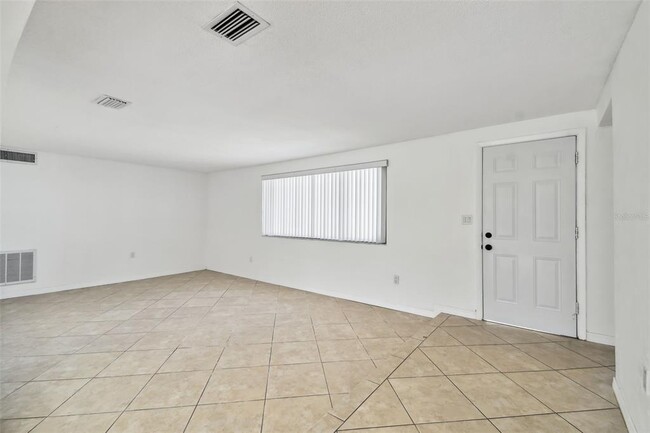 Building Photo - 3248 Rock Valley Dr