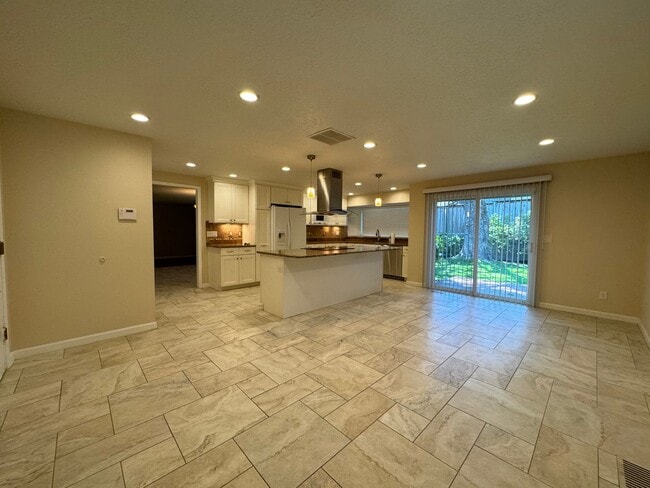 Building Photo - 5495 NW Innisbrook Pl