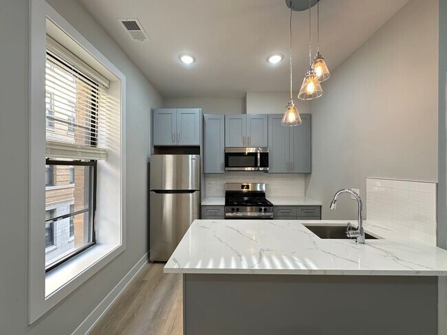 Foto del edificio - 419 W Belden Ave