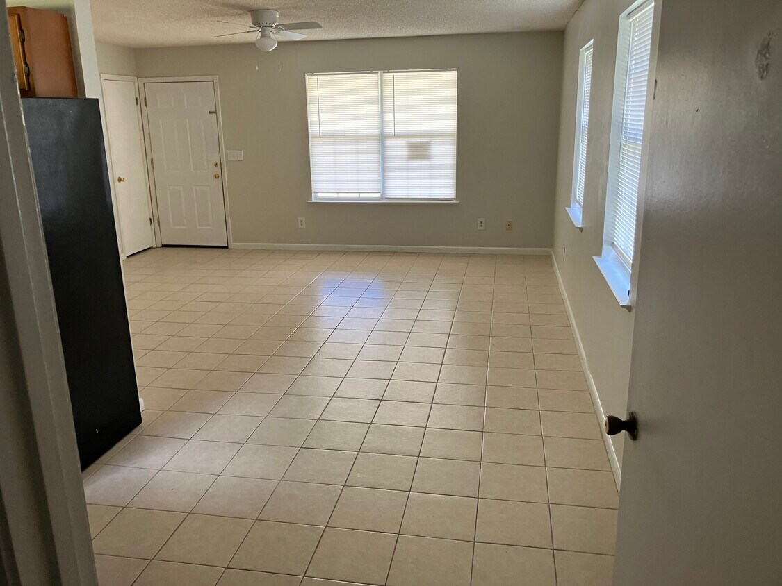 720 E Nelson Ave, Defuniak Springs, FL 32433 House Rental in Defuniak